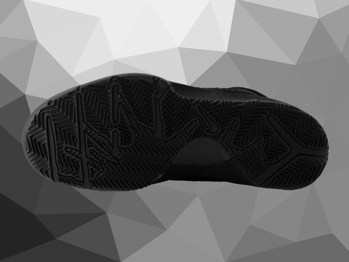 detalles técnicos kobe 4 Protro